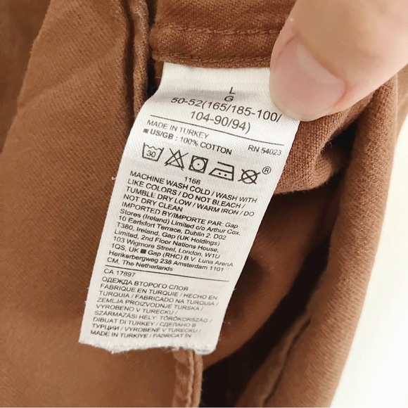 Banana Republic • Organic Cotton Button Down in Burnt Orange - Picture 9 of 10
